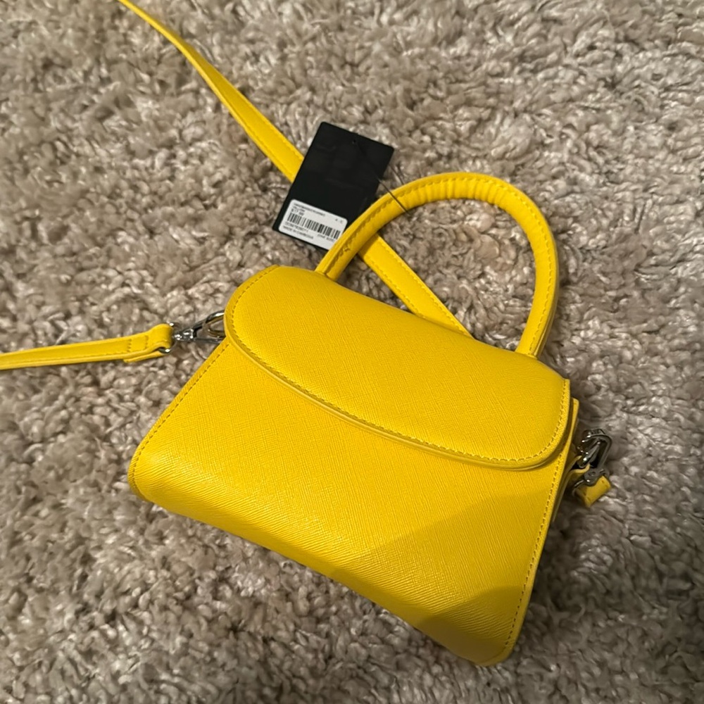 💛 NWT Yellow Purse Forever21